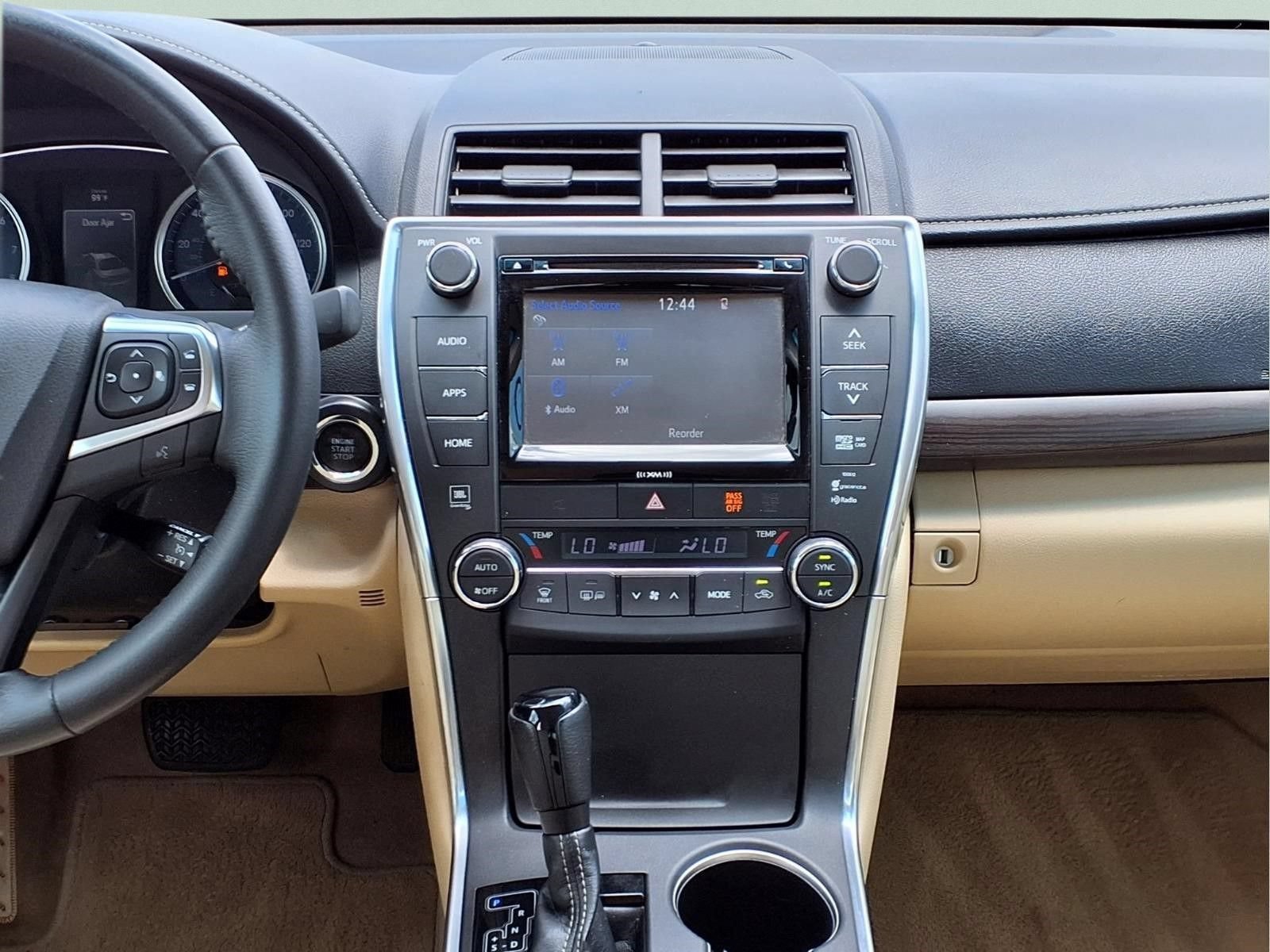 Used 2017 Toyota Camry XLE FWD image 14