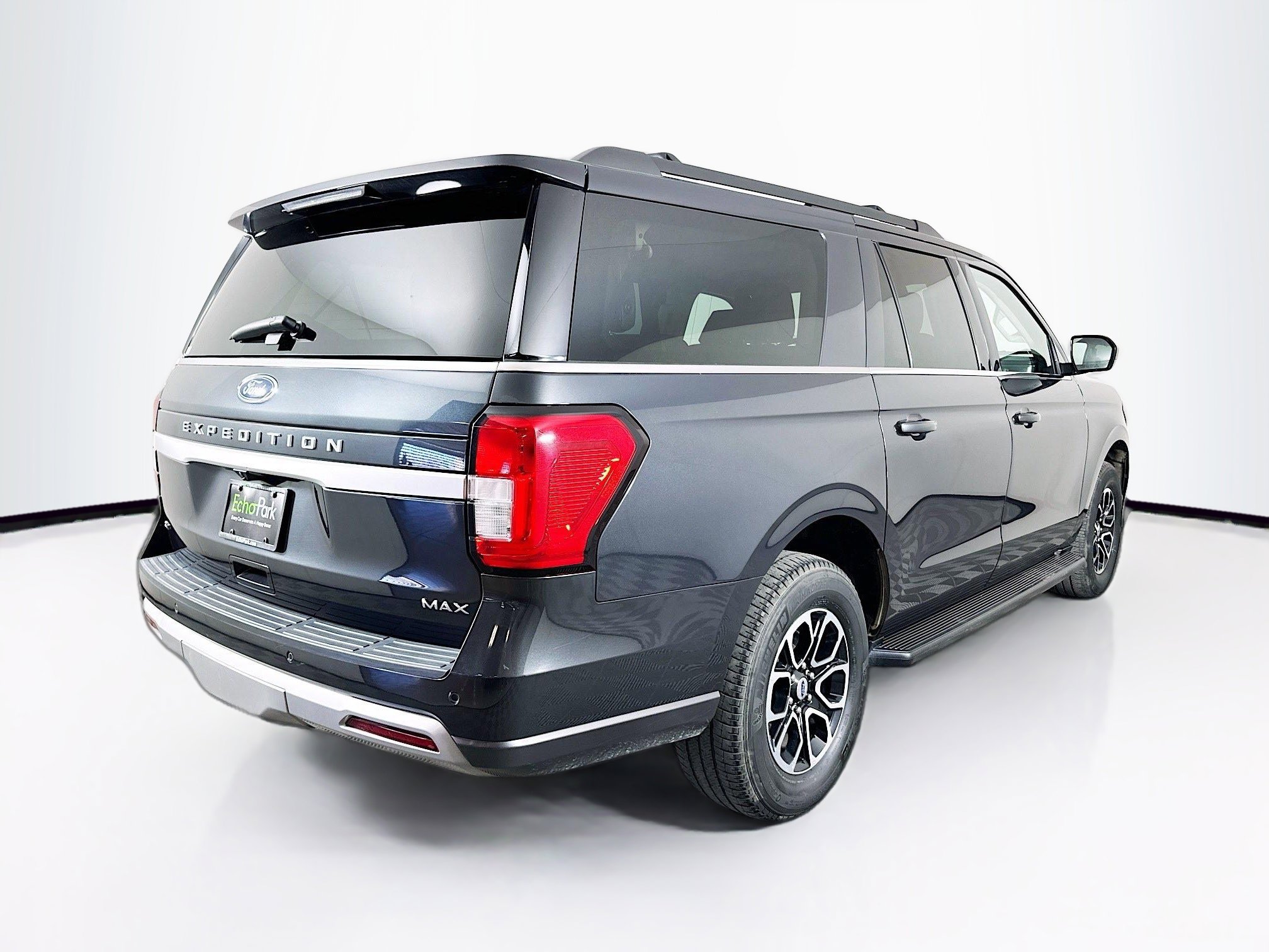 Used 2024 Ford Expedition Max XLT image 9