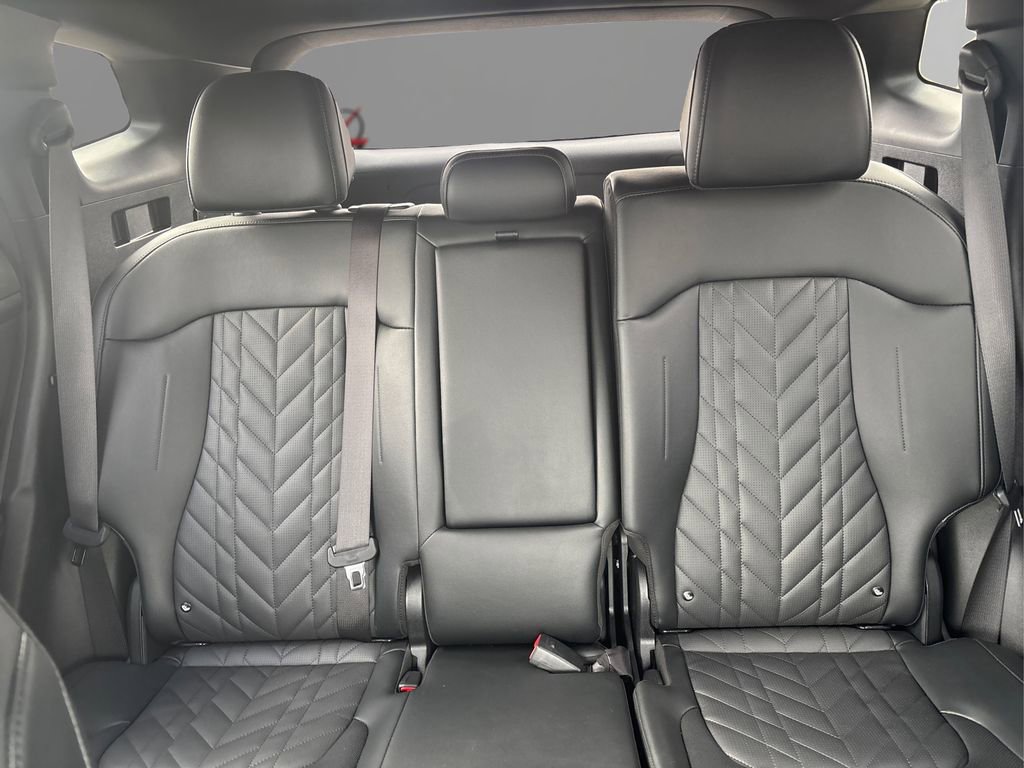 Used 2024 Kia Sportage X-Line w/ X-Line Premium Package image 19