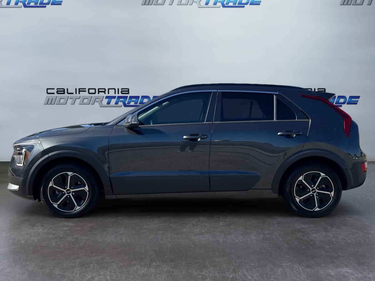 Used 2023 Kia Niro EX image 8