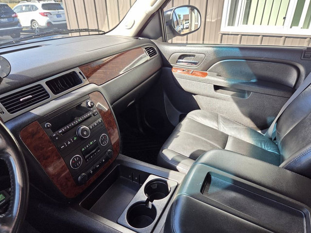 Used 2010 Chevrolet Suburban LT AWD/4WD image 23