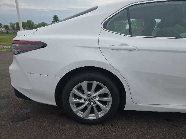 Used 2024 Toyota Camry LE FWD image 7