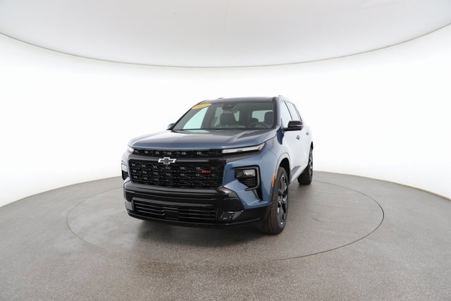 Used 2025 Chevrolet Traverse RS image 32