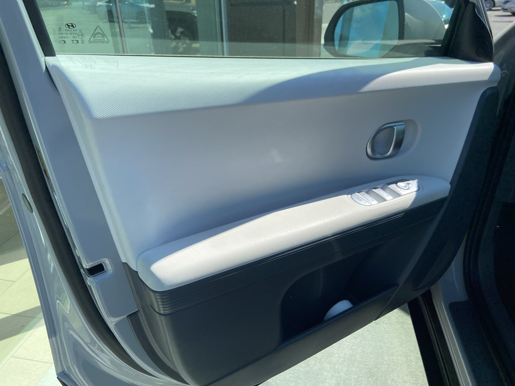 Used 2024 Hyundai Ioniq 5 SE AWD/4WD image 17