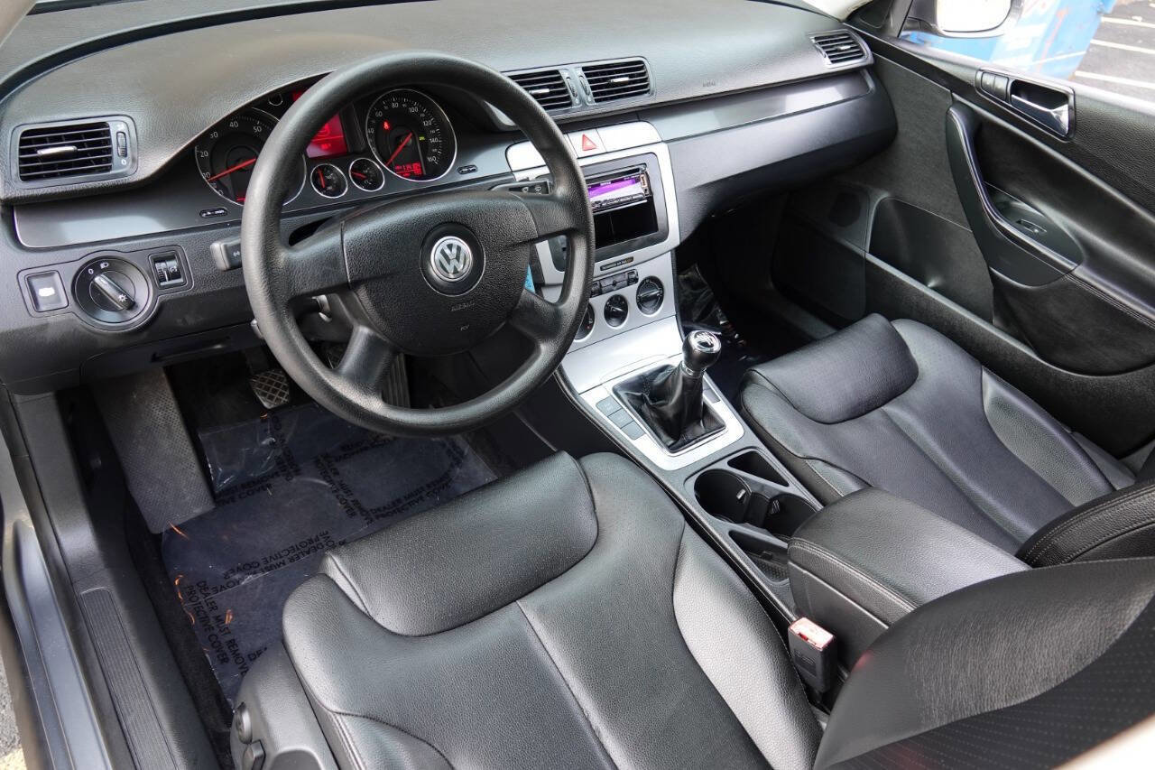 Used 2007 Volkswagen Passat 2.0T FWD image 64