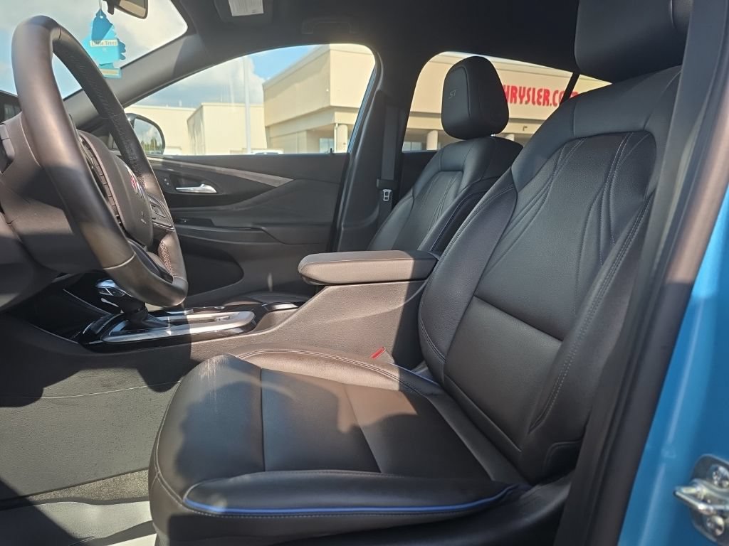 Used 2025 Buick Envista Sport Touring w/ Convenience I Package FWD image 15
