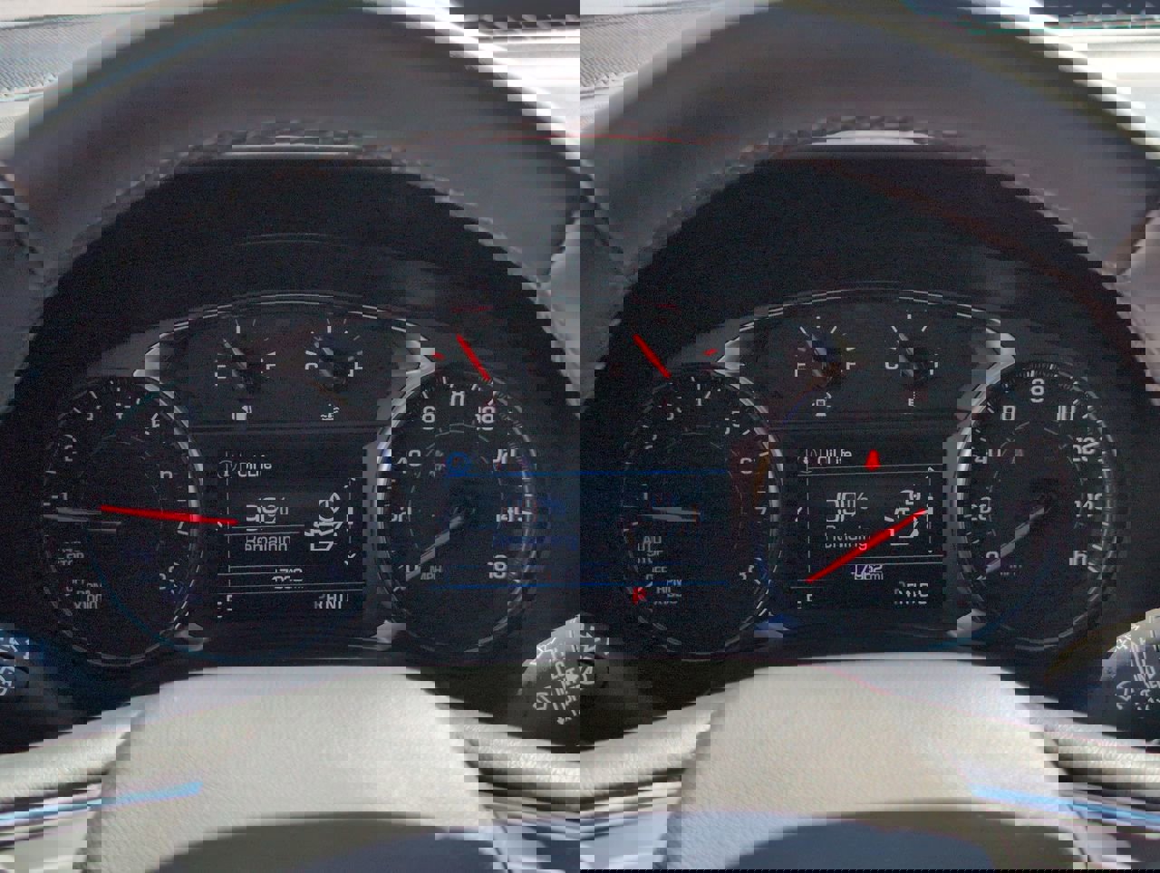 Used 2023 Chevrolet Equinox LT w/ Driver Convenience Package image 18