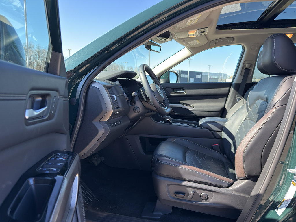 Certified 2024 Nissan Pathfinder Platinum w/ Cargo Package image 11