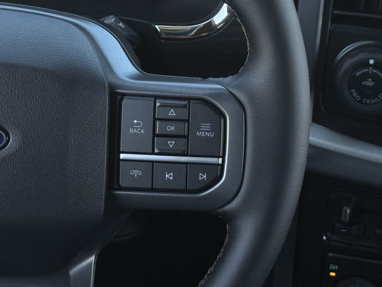 Used 2025 Ford F150 Lariat w/ Equipment Group 501A Mid image 17