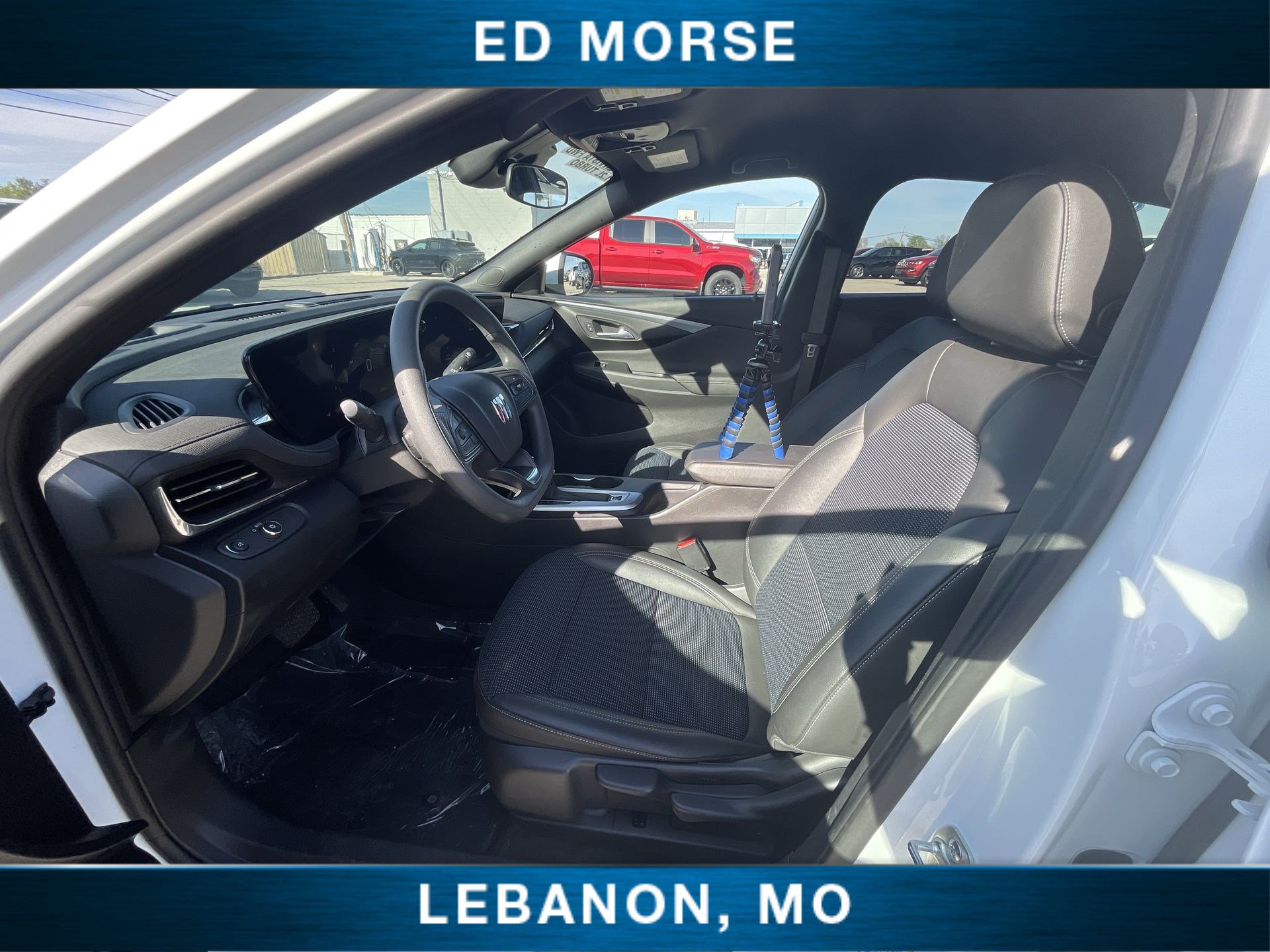 Used 2025 Buick Envista Preferred image 18