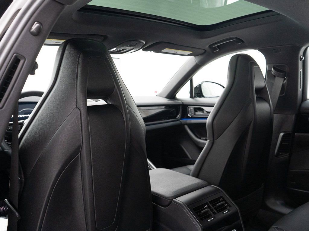 Used 2024 Porsche Panamera 4 image 23