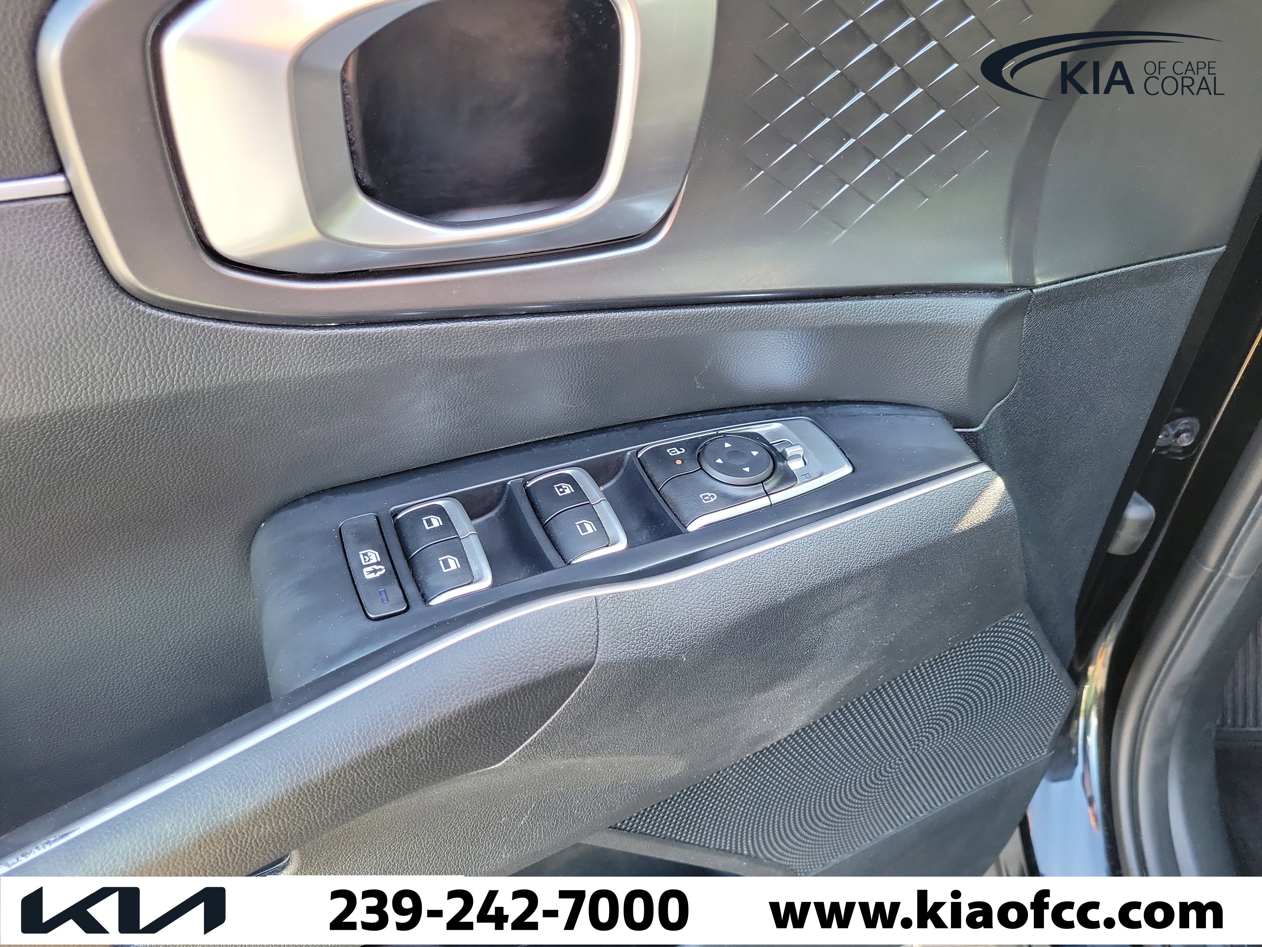 Certified 2024 Kia Sorento S FWD image 23
