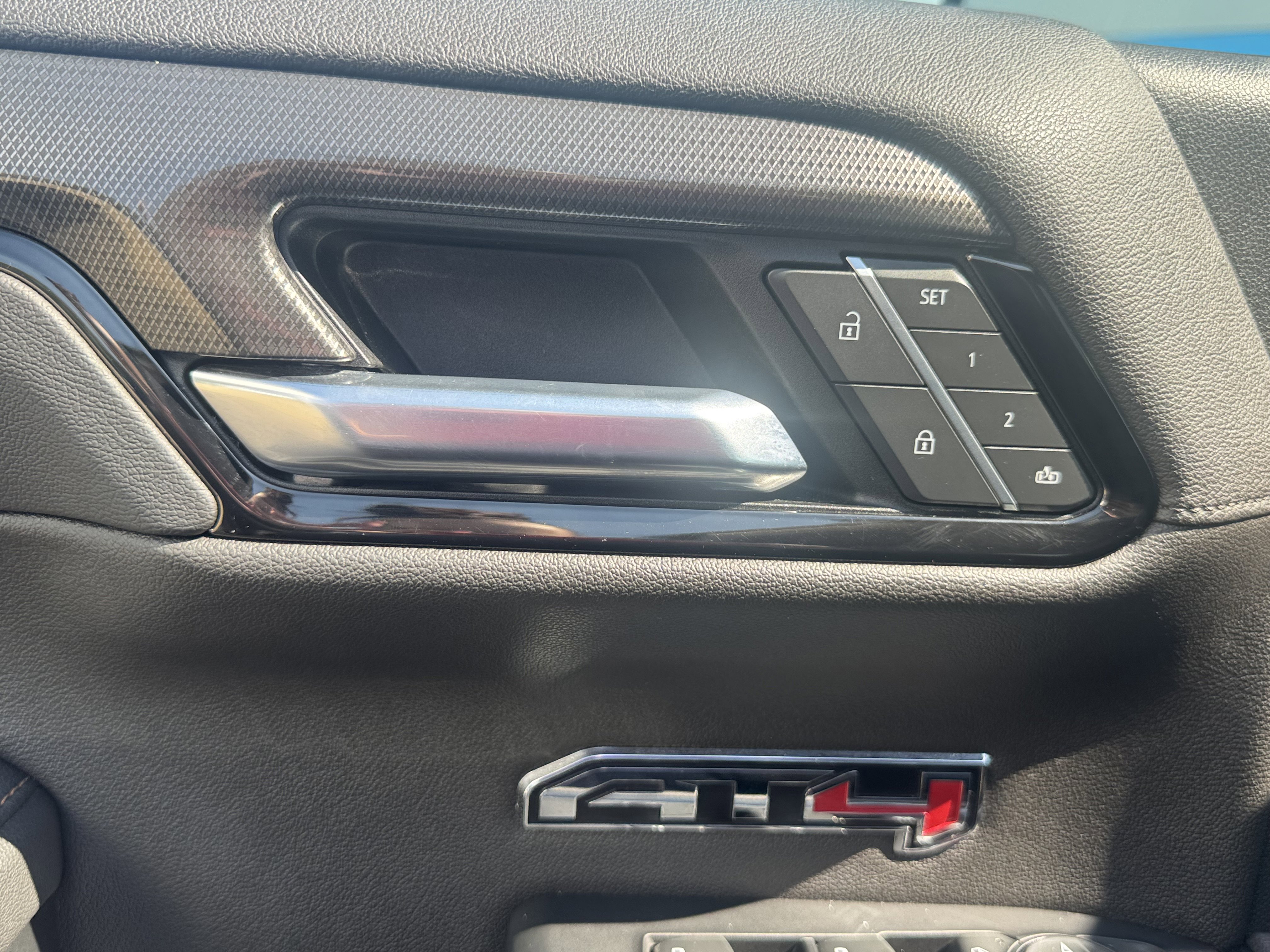 Used 2022 GMC Sierra 1500 AT4 w/ AT4 Premium Package AWD/4WD image 13