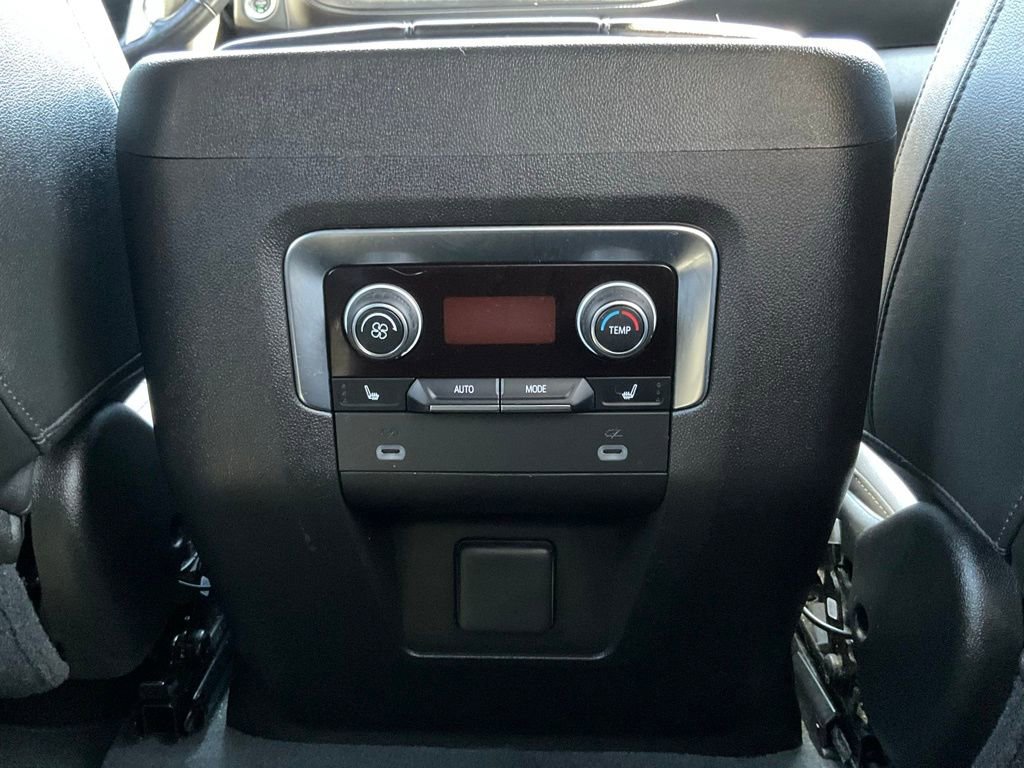 Used 2021 Chevrolet Suburban Z71 w/ Luxury Package image 30