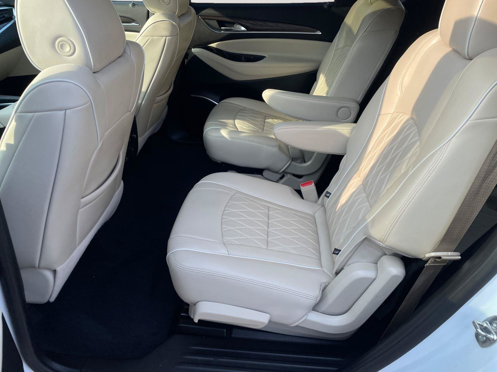 Used 2022 Buick Enclave Avenir w/ Avenir Technology Package AWD/4WD image 13