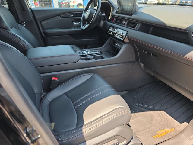 Certified 2025 Honda Pilot TrailSport image 35