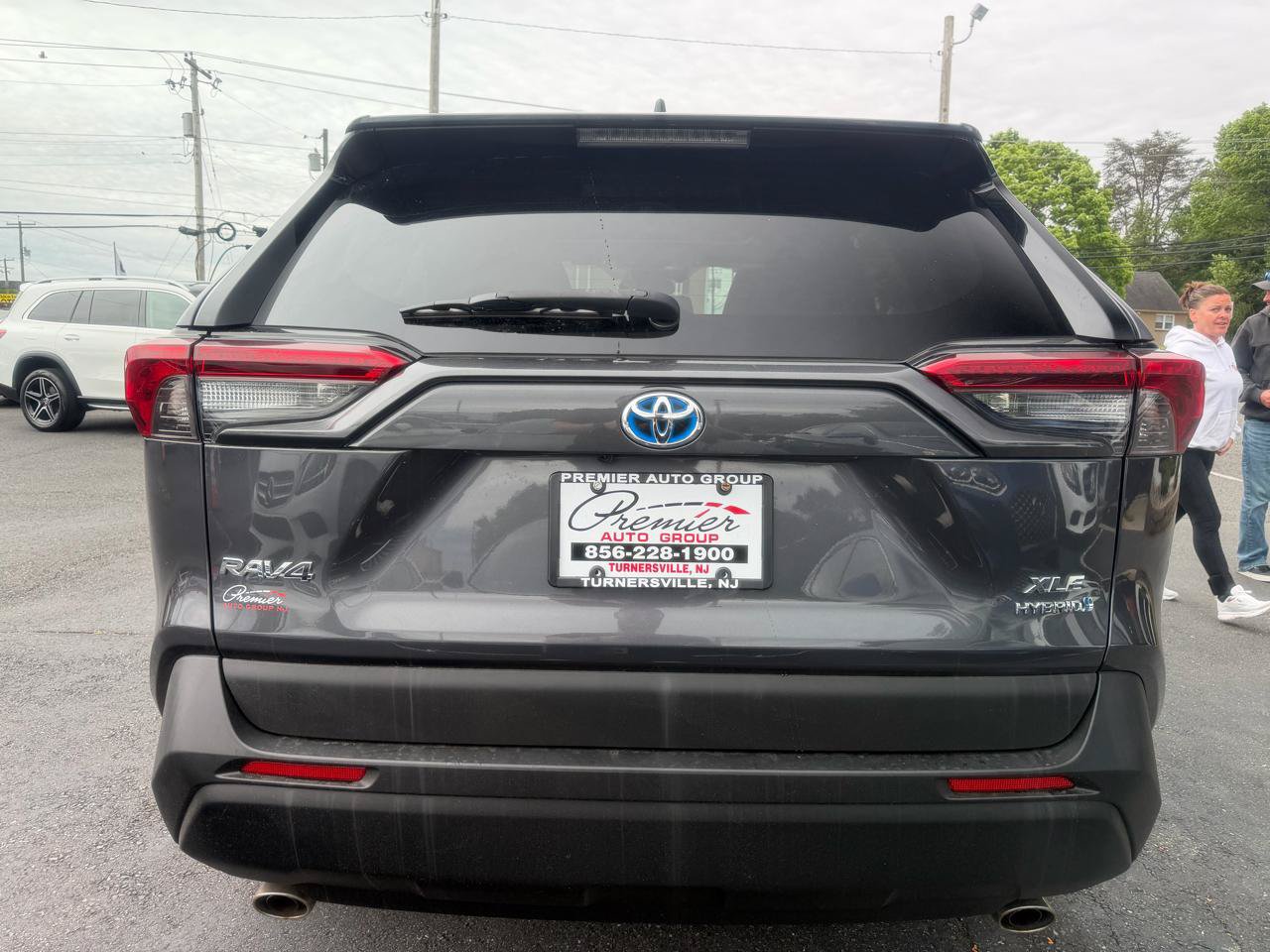 Used 2019 Toyota RAV4 XLE AWD/4WD image 5