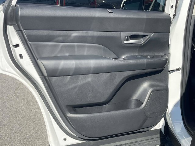 Used 2024 Toyota Grand Highlander AWD image 17