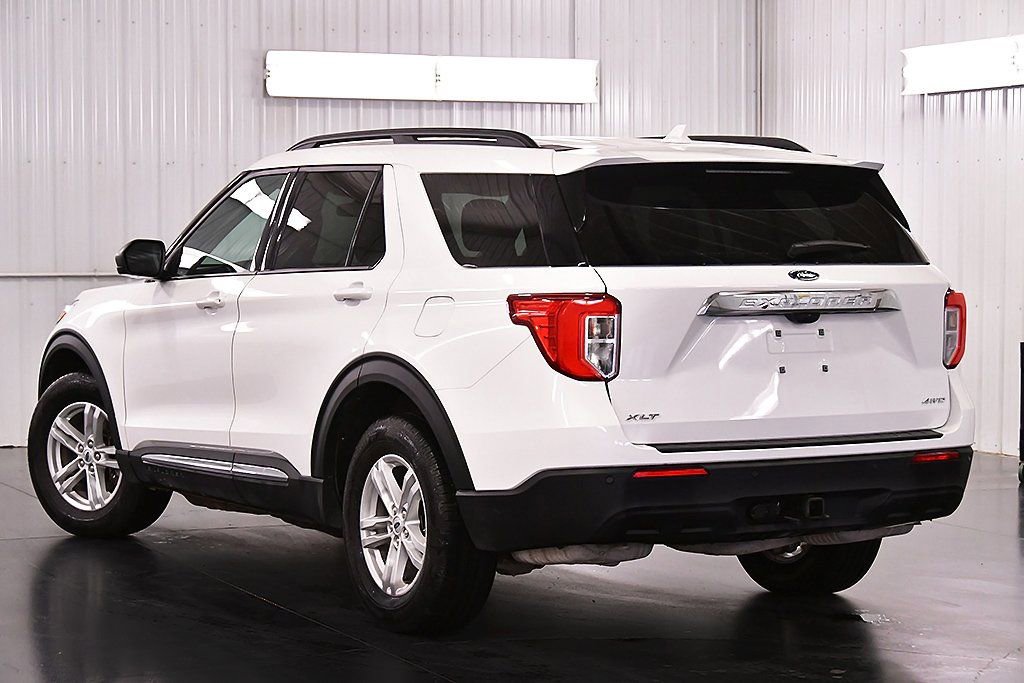 Used 2024 Ford Explorer XLT w/ Class IV Trailer Tow Package image 5