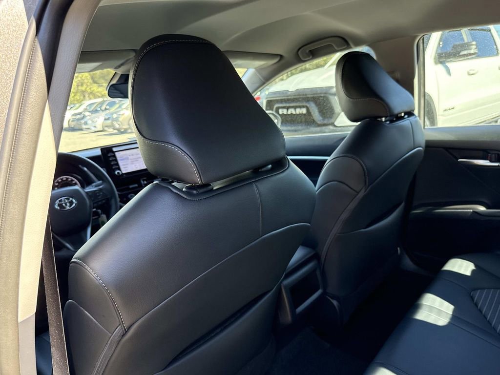 Used 2024 Toyota Camry SE image 14