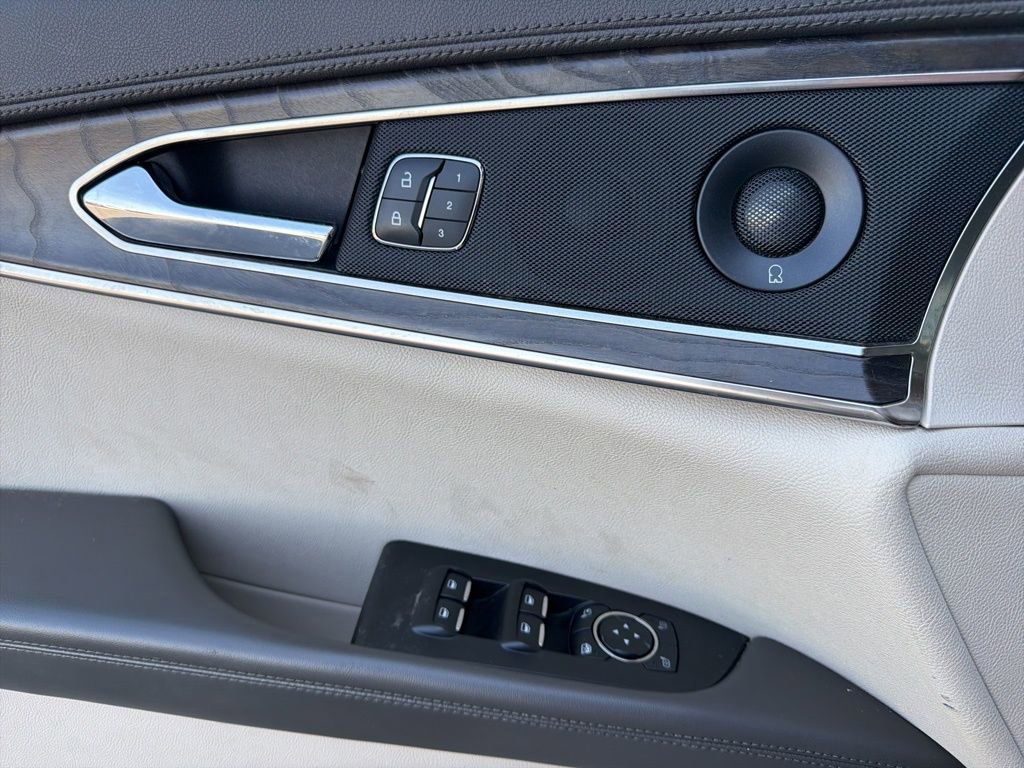 Used 2019 Lincoln Nautilus Reserve AWD/4WD image 16