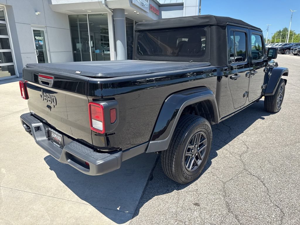 Used 2024 Jeep Gladiator Sport AWD/4WD image 5