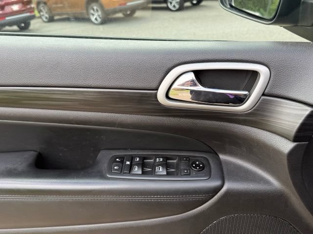 Used 2021 Jeep Grand Cherokee Laredo X AWD/4WD image 15