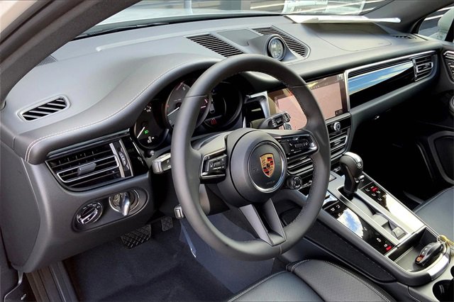New 2026 Porsche Macan S image 4