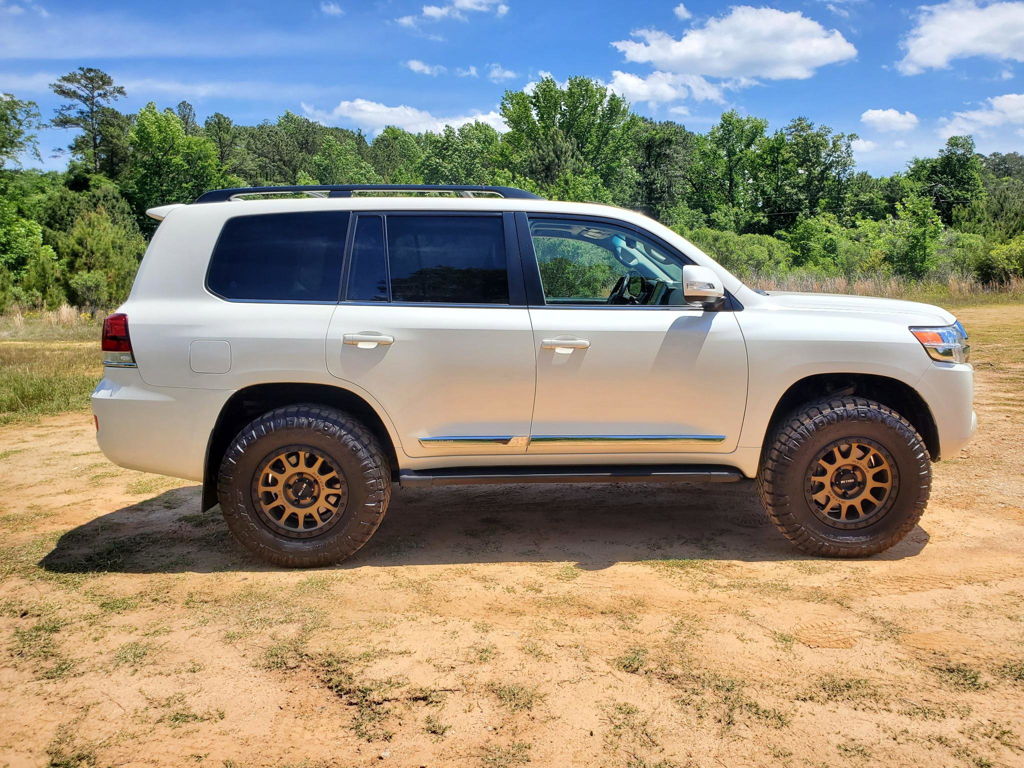 Used 2019 Toyota Land Cruiser w/ Preferred Accessory Package AWD/4WD image 8