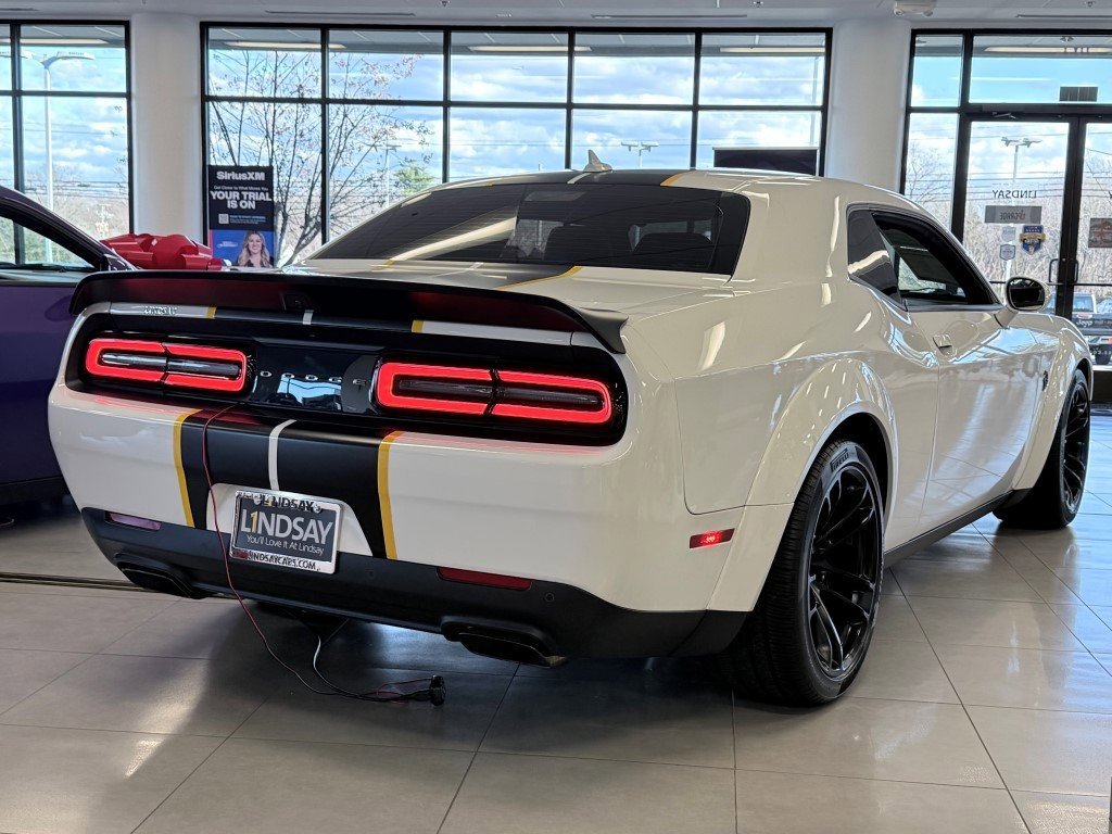 Used 2022 Dodge Challenger SRT Hellcat image 11