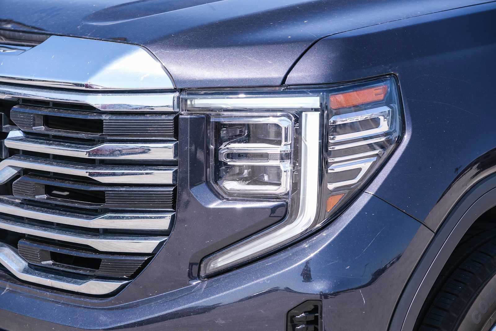 Used 2025 GMC Sierra 1500 SLT RWD image 12