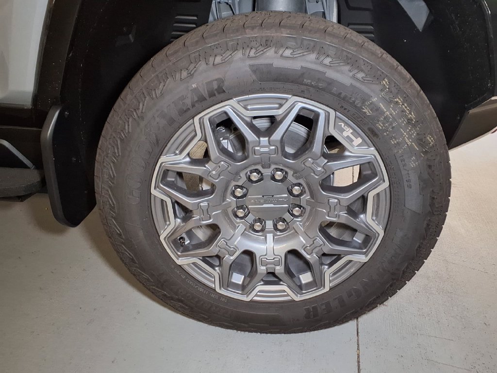 Used 2026 GMC Hummer EV SUV w/ LPO, Illumination Package AWD/4WD image 5