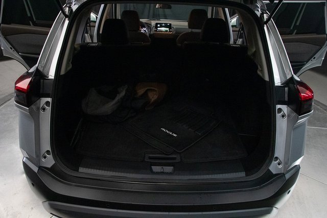Used 2022 Nissan Rogue SV image 19