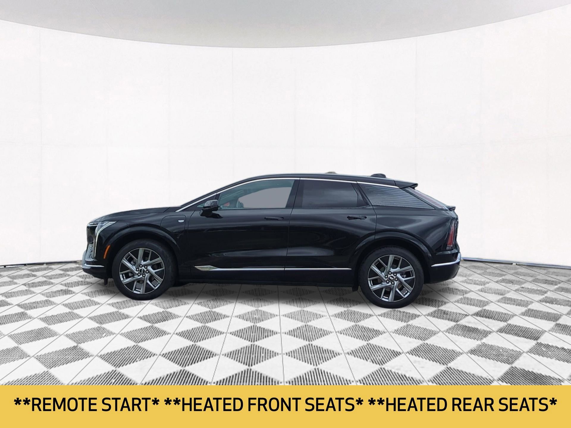 Used 2025 Cadillac Optiq Luxury 2 w/ LPO, Floor Liner Package AWD/4WD image 2