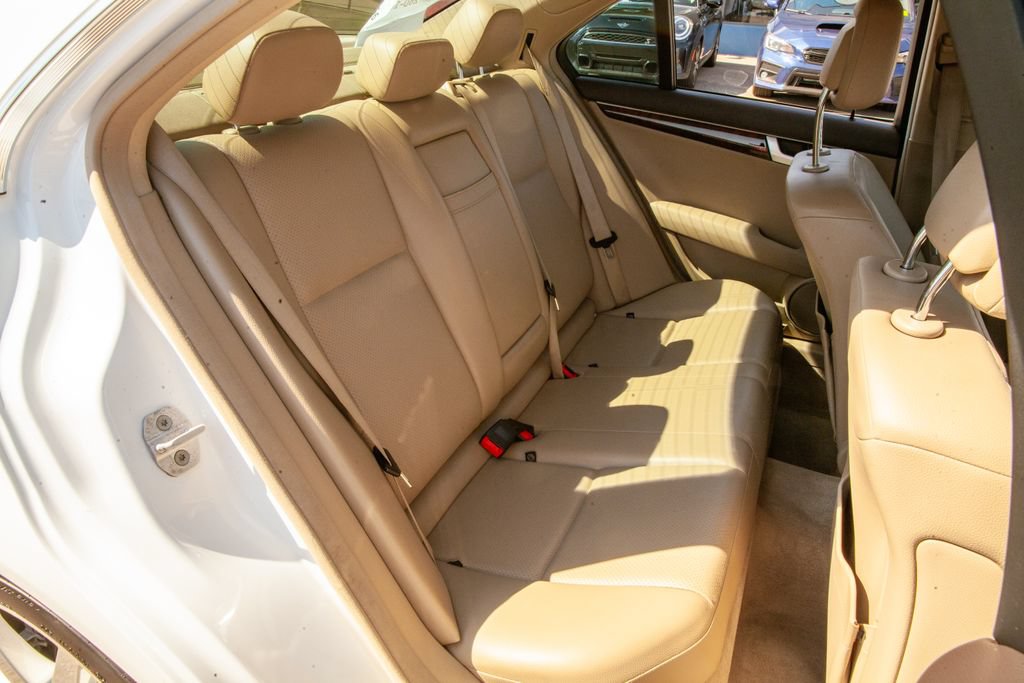 Used 2014 Mercedes-Benz C 300 4MATIC Sedan image 12