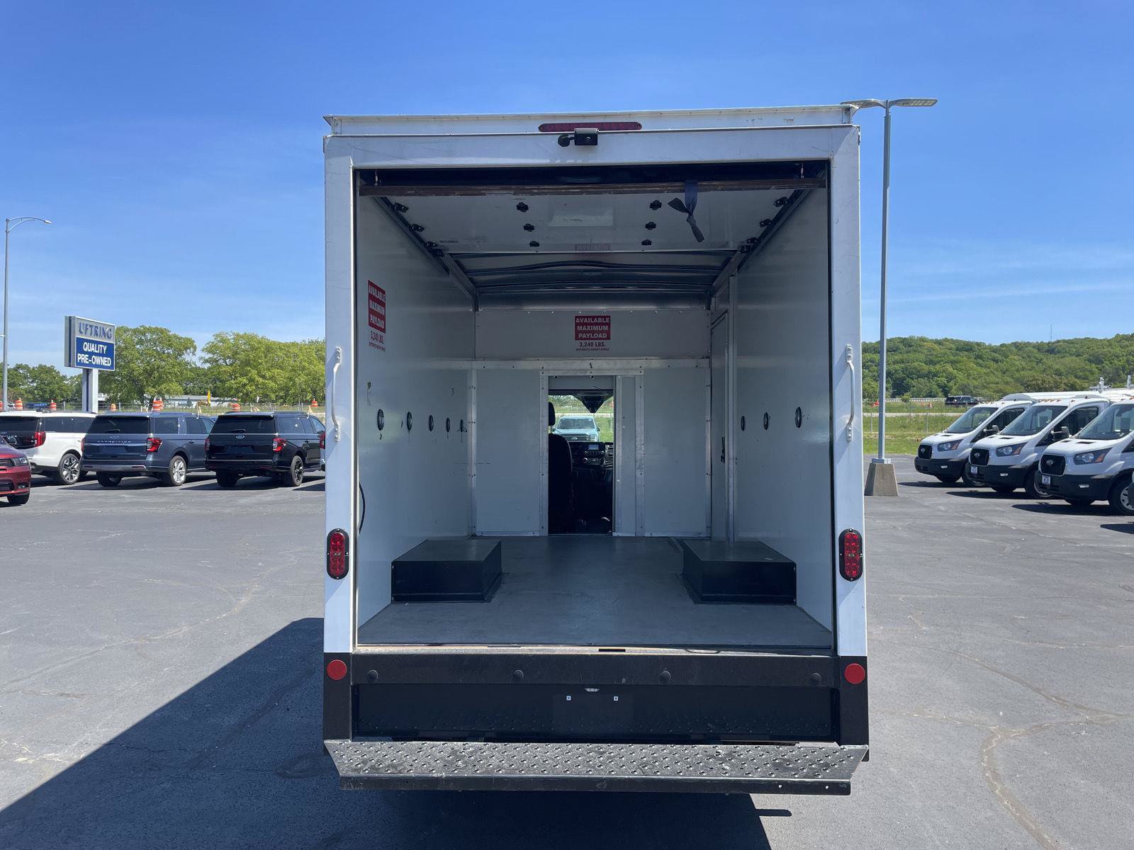 Used 2023 Ford Transit 350 DRW RWD image 4