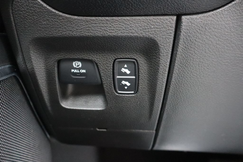 Used 2019 RAM 1500 Laramie AWD/4WD image 19