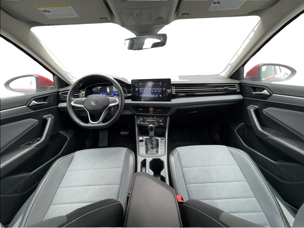 Used 2025 Volkswagen Jetta SE FWD image 34