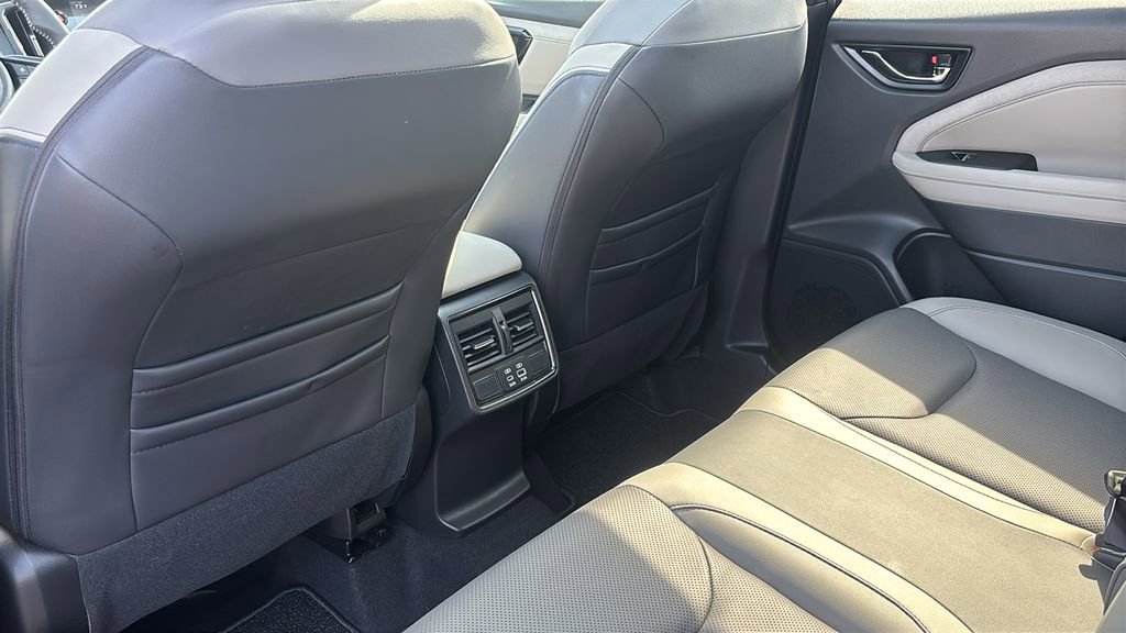 Used 2025 Subaru Forester Limited image 30