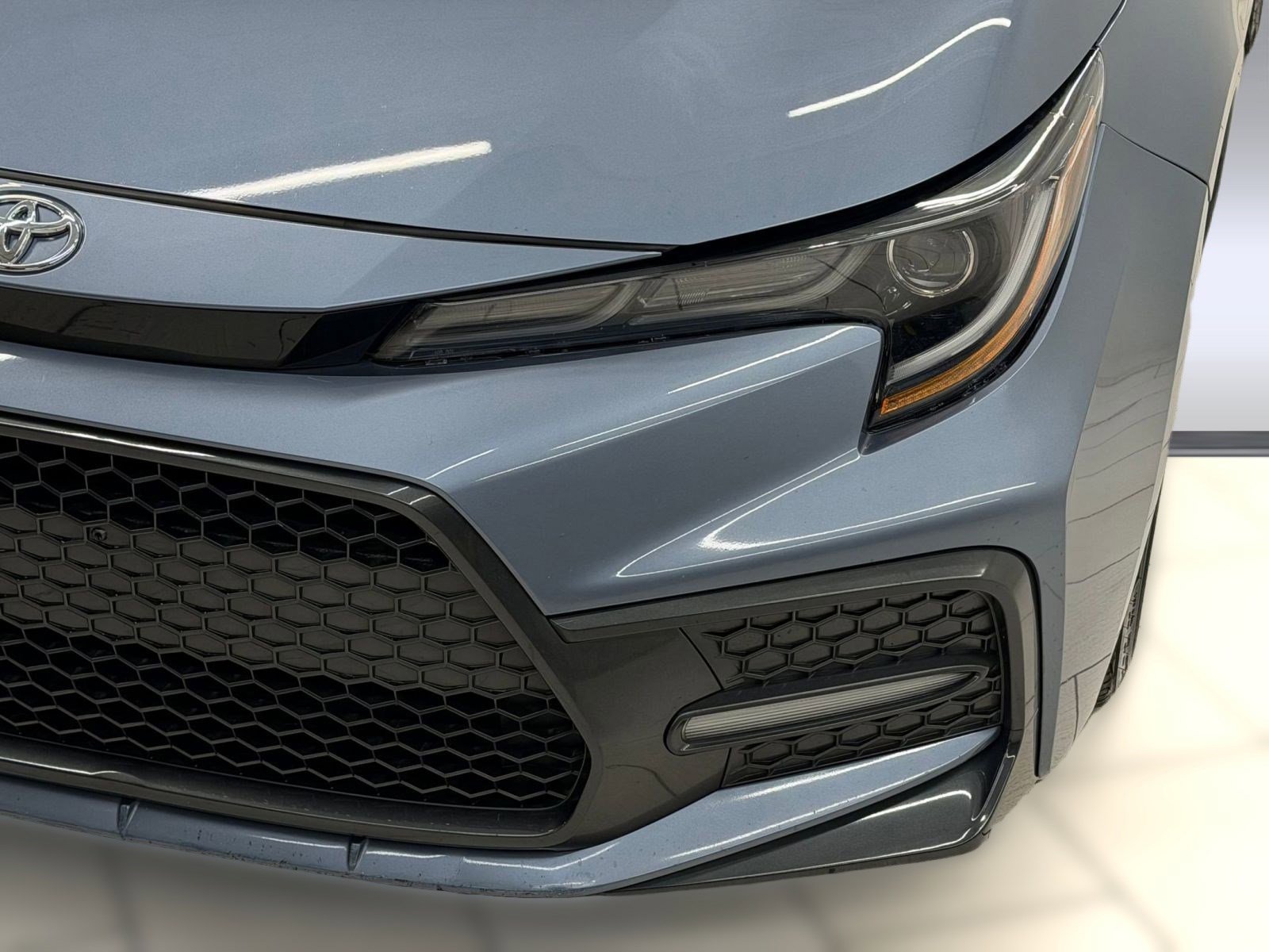 Used 2020 Toyota Corolla XSE image 9