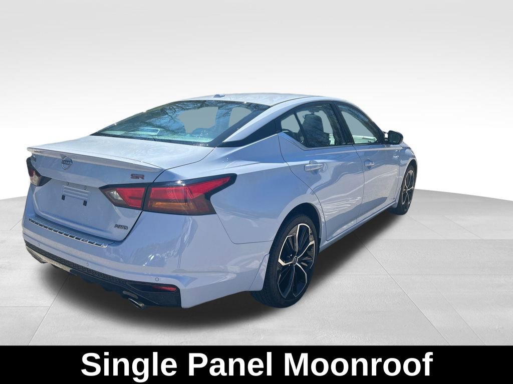 Used 2023 Nissan Altima 2.5 SR w/ SR Premium Package image 5