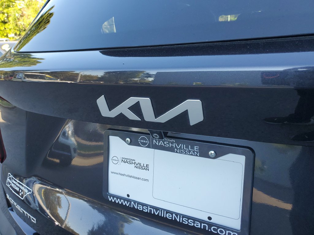 Used 2025 Kia Sorento LX FWD image 6