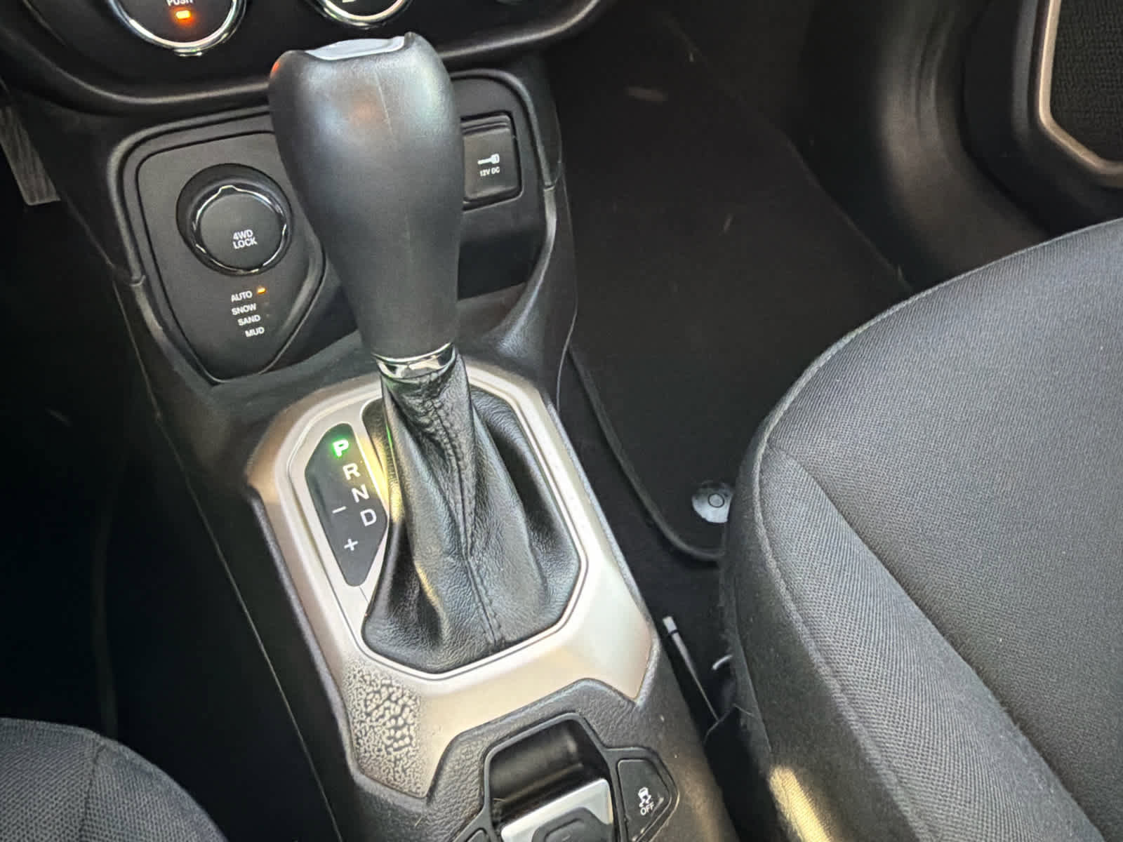 Used 2016 Jeep Renegade Sport w/ Power & Air Group image 21