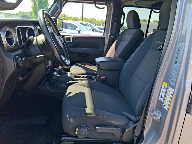 Used 2018 Jeep Wrangler Unlimited Sahara w/ Dual Top Group AWD/4WD image 14