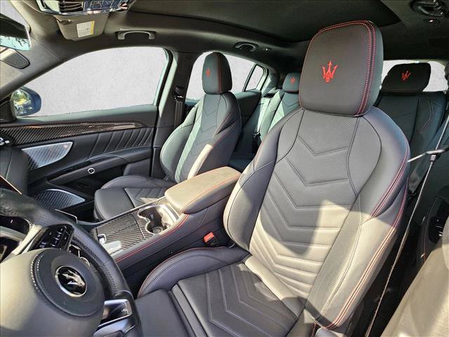 Used 2024 Maserati Grecale Trofeo AWD/4WD image 14