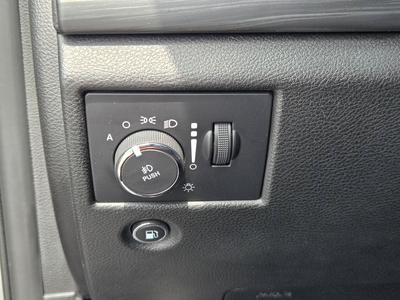 Used 2021 Jeep Grand Cherokee Freedom Edition RWD image 19