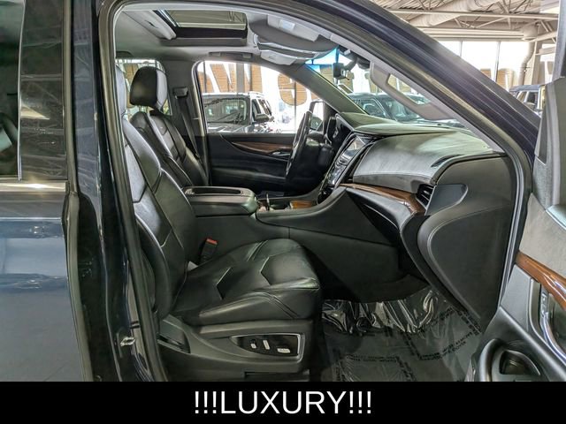 Used 2019 Cadillac Escalade ESV Luxury image 25