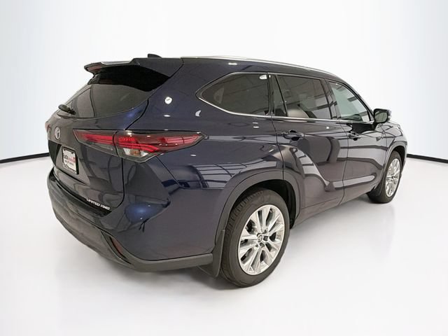 Certified 2026 Toyota Highlander Limited AWD/4WD image 6