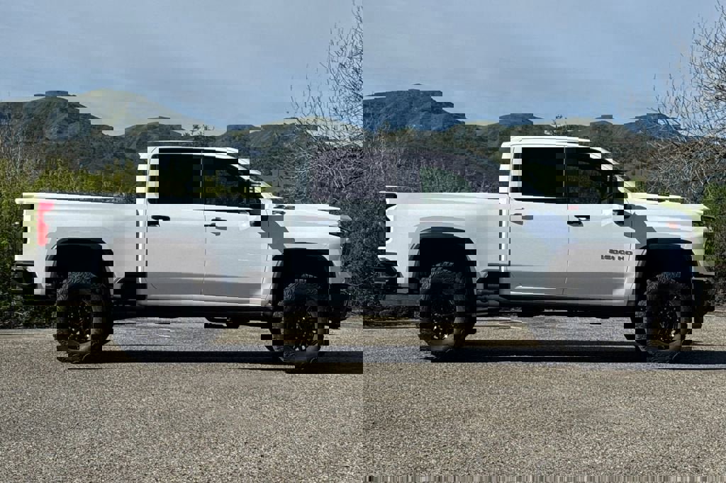 New 2026 Chevrolet Silverado 2500 ZR2 image 3