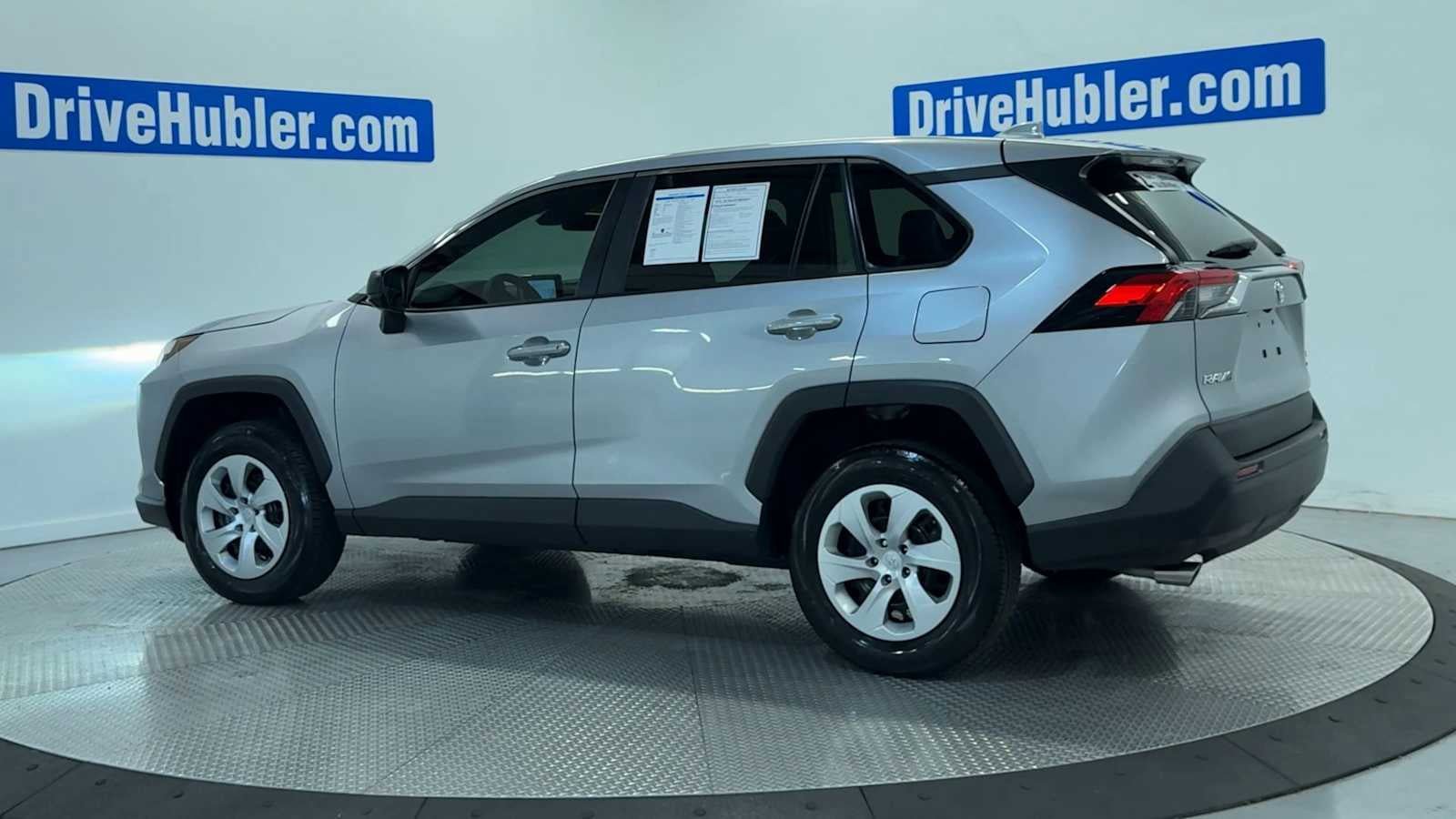 Used 2024 Toyota RAV4 LE AWD/4WD image 5